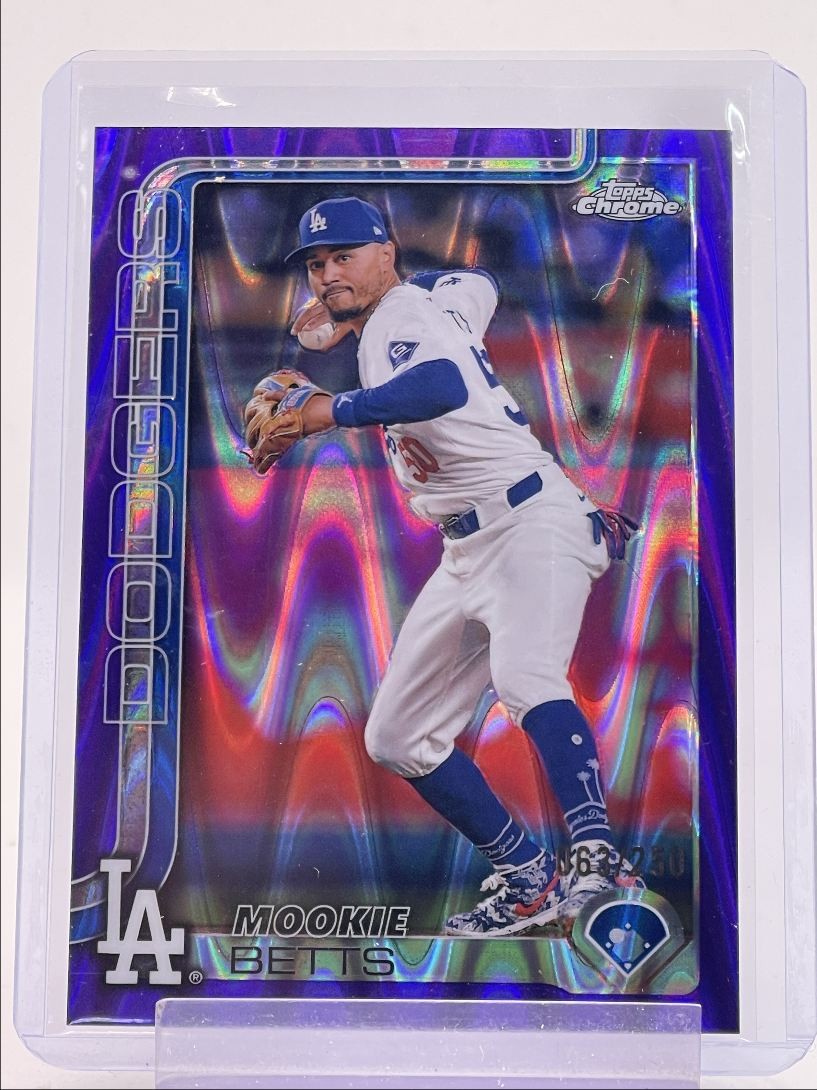 MOOKIE BETTS 2025 TOPPS CHROME PURPLE RAYWAVE DODGERS #50 /250 Q2283