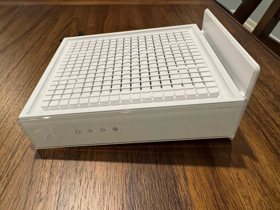 Hitron CODA56 Multi-Gigabit DOCSIS 3.1 Modem | 2.5 Gbps Max Internet Speeds - Image 2 of 4