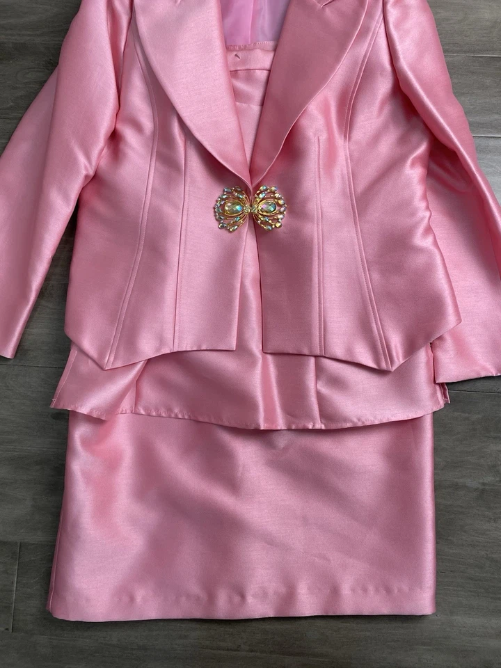 NUEVO CON ETIQUETAS Lily & Taylor Alta Costura Rosa Jacquard Floral Elegante Iglesia 3 Piezas Falda Traje Foto 2 de 4