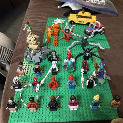 Lego Daily Bugle (76178) - only mini figures & accessories Plus Extras Retired
