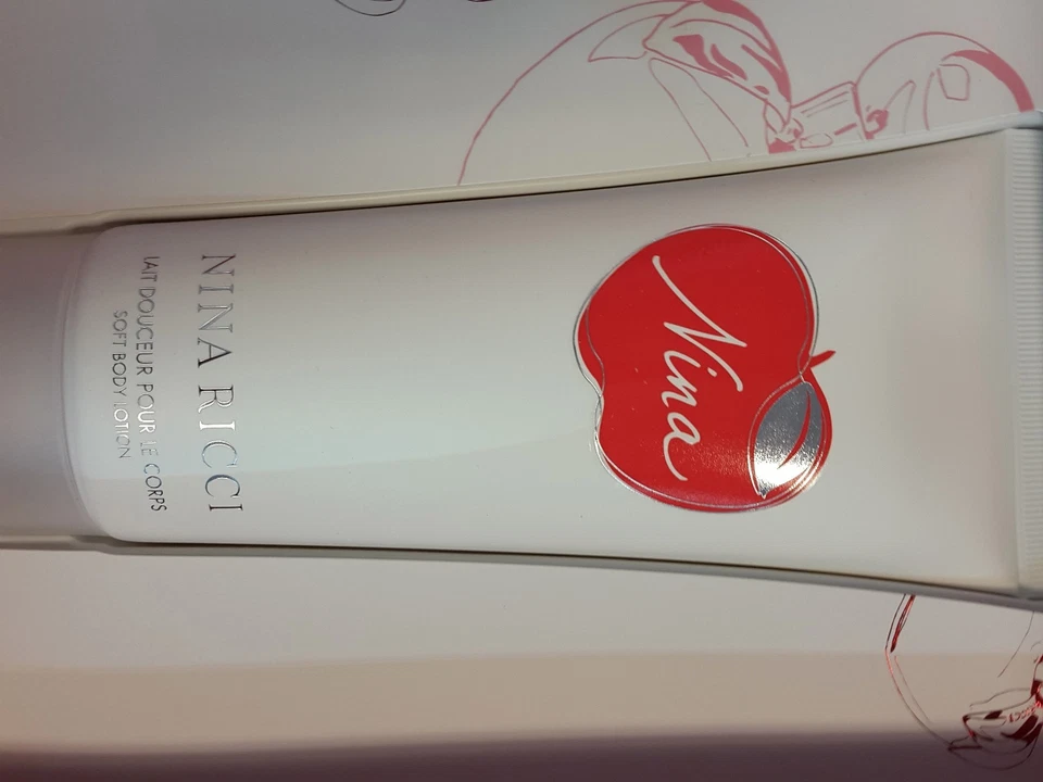 CONJUNTO DE PRESENTE NINA RICCI, SPRAY EDT 80 ML, LOÇÃO CORPORAL MACIA 200 ML - Imagem 4 de 4