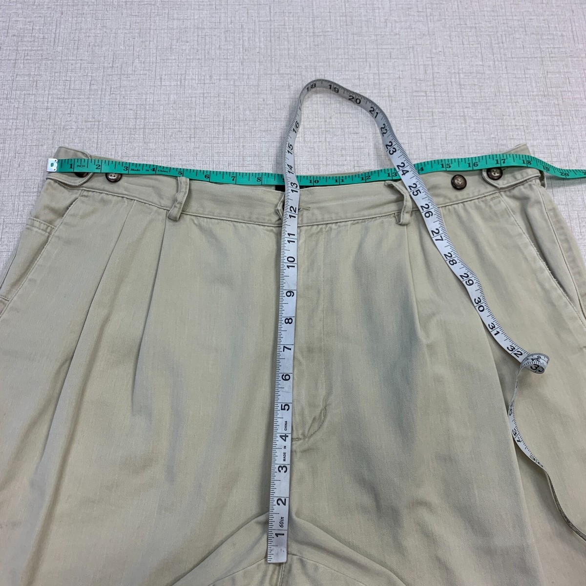 Vintage Givenchy Pleated Shorts Mens 40 Activewear Beige