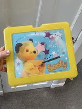 Retro Nostalgic Y2K Sooty Show Collectible 2001 yellow glitter lunch box