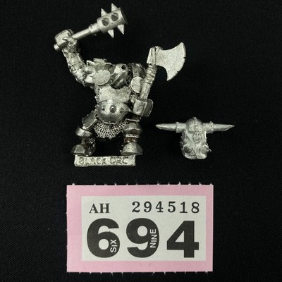 BLACK Orc Mit 2 Hand Waffen Warhammer Fantasy Die Alten Welt Orks 6. Ed WFB