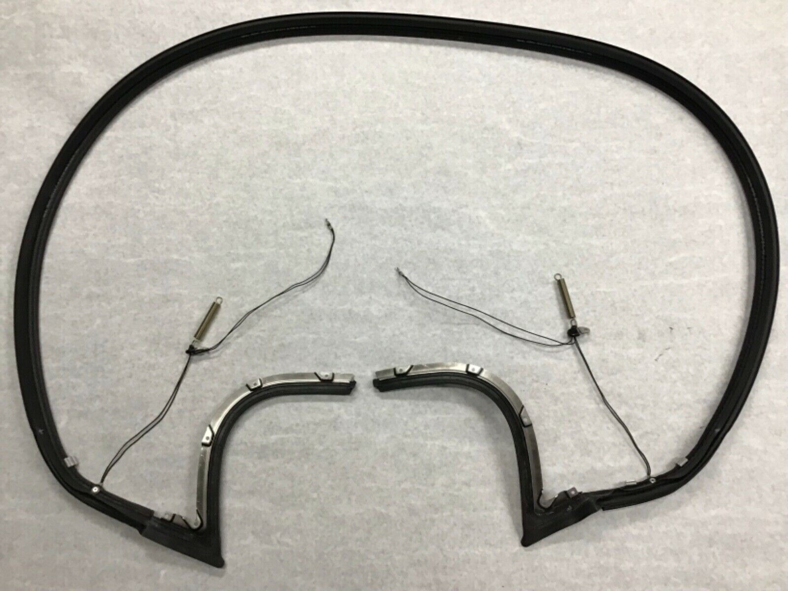 Maserati GranTurismo GranCabrio M145 Rear Bottom Converible Top Rubber Seal