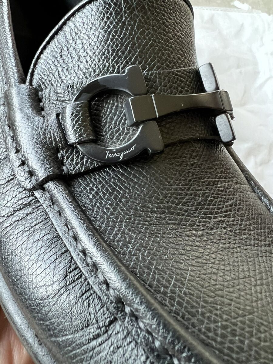 Salvatore Ferragamo Classic Gancini Loafers Shoes 6.5 wide Salvatore Ferragamo Classic Gancini Loafers Shoes 6.5 wide