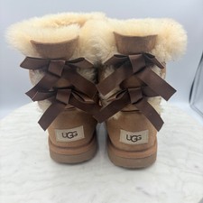 UGG Kids Bailey Bow Boots Chestnut Sheepskin Fur Lined Size 2 Warm Comfort