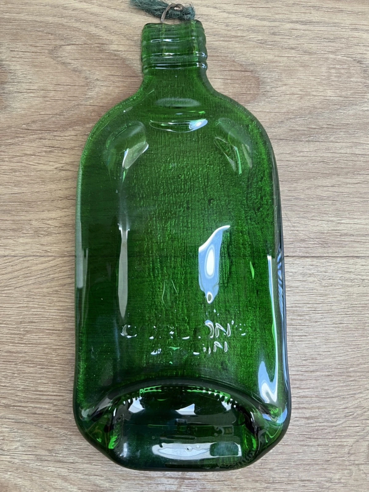 Gordons Dry Gin Lemon/Cheese Chopping Board Flat Bottle Gift 100% Recycled