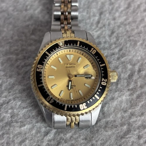 Vintage Seiko Womens SQ Sports 150 Day/Date Diver Watch Silver Gold Working