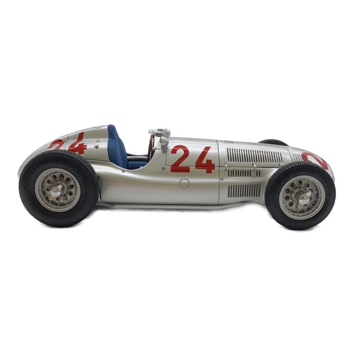 Mercedes Benz W165 1939 1/18スケール 1/18 Scale CMC Mercedes Bemz W165, 1938 Der grosse Sieger