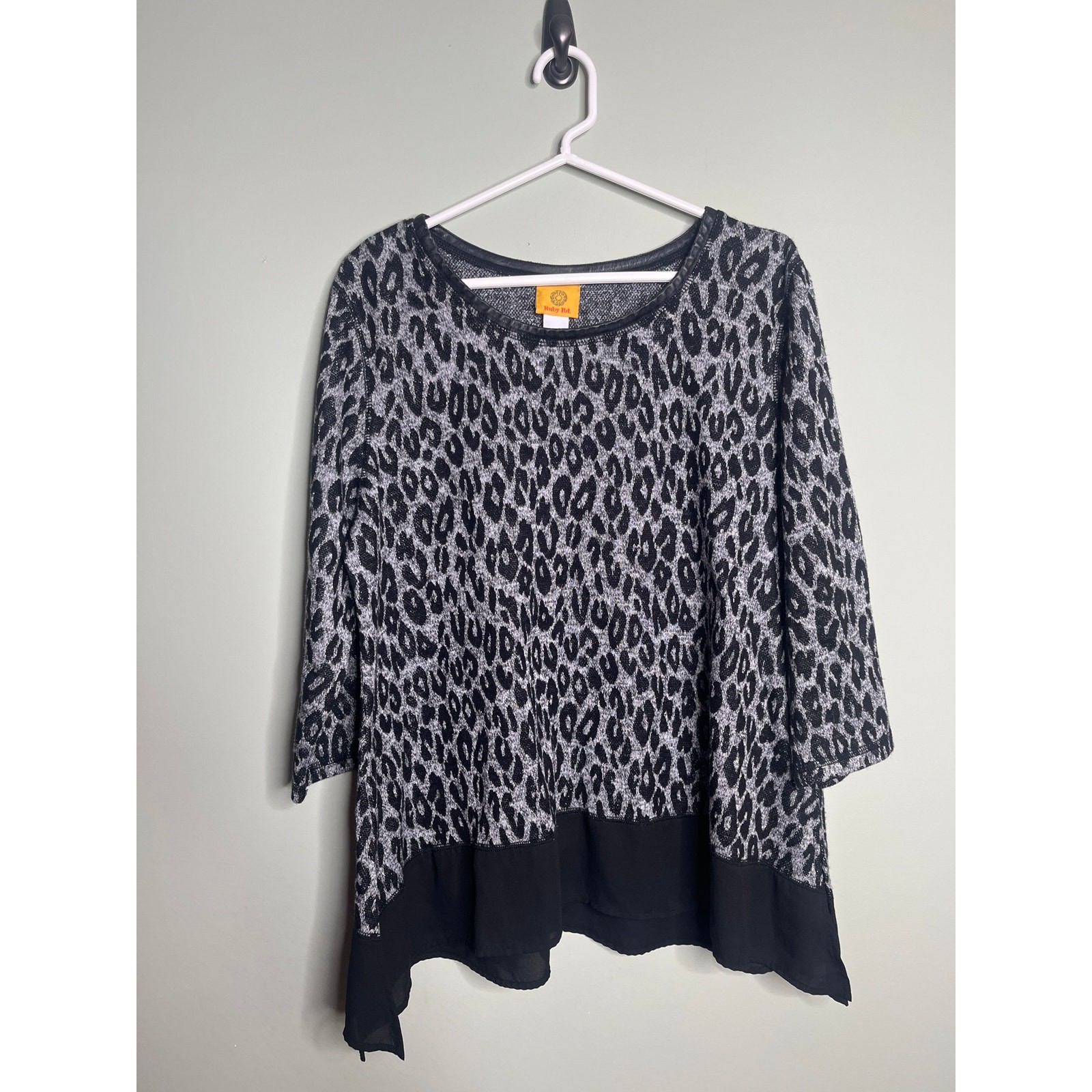 Ruby Rd Metallic Gray Leopard Print Sweater XL - image 1