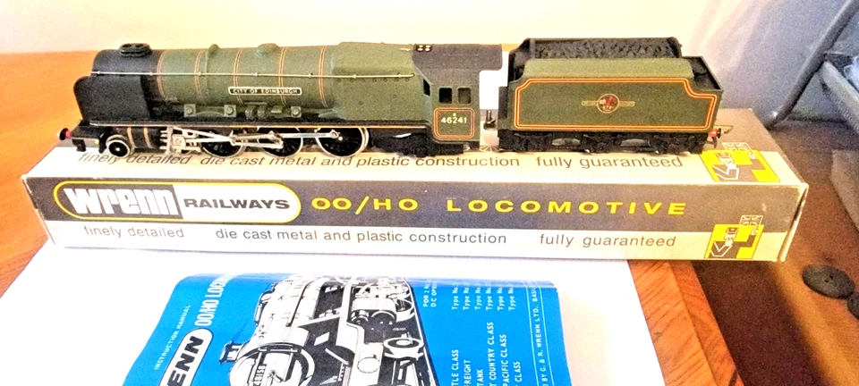 WRENN W2228/A 4-6-2 CITY OF EDINBURGH LOKOMOTIVE GRÜN NR MINT BOXED W2228A