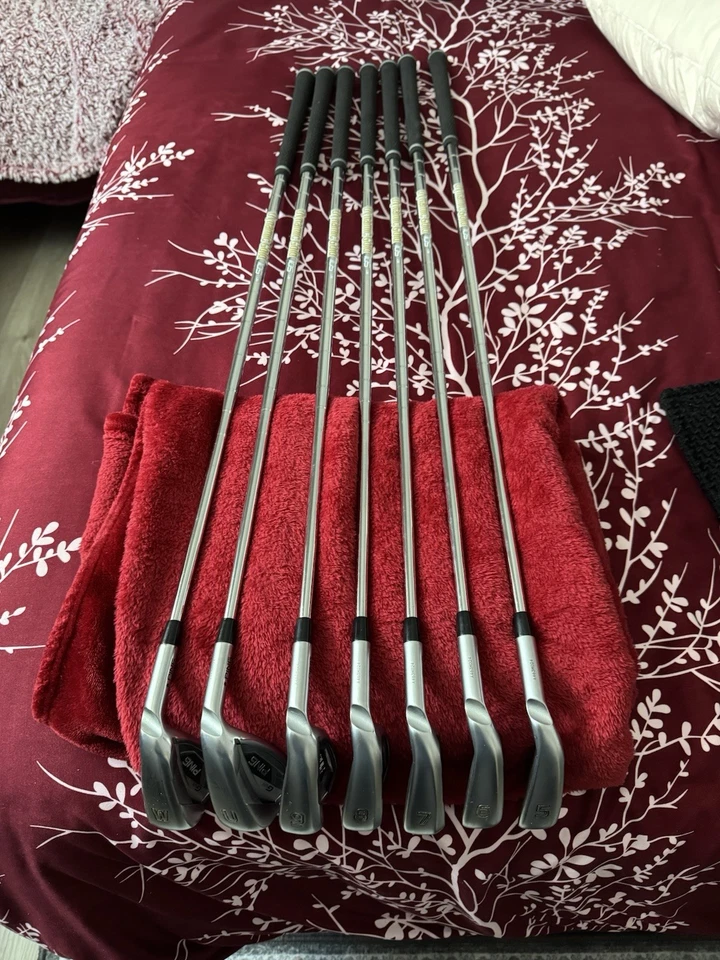 Ping G425 Black Dot Iron Set 5-PW, UW Stiff Dynamic Gold 105 S300 Excellent - Image 2 of 4