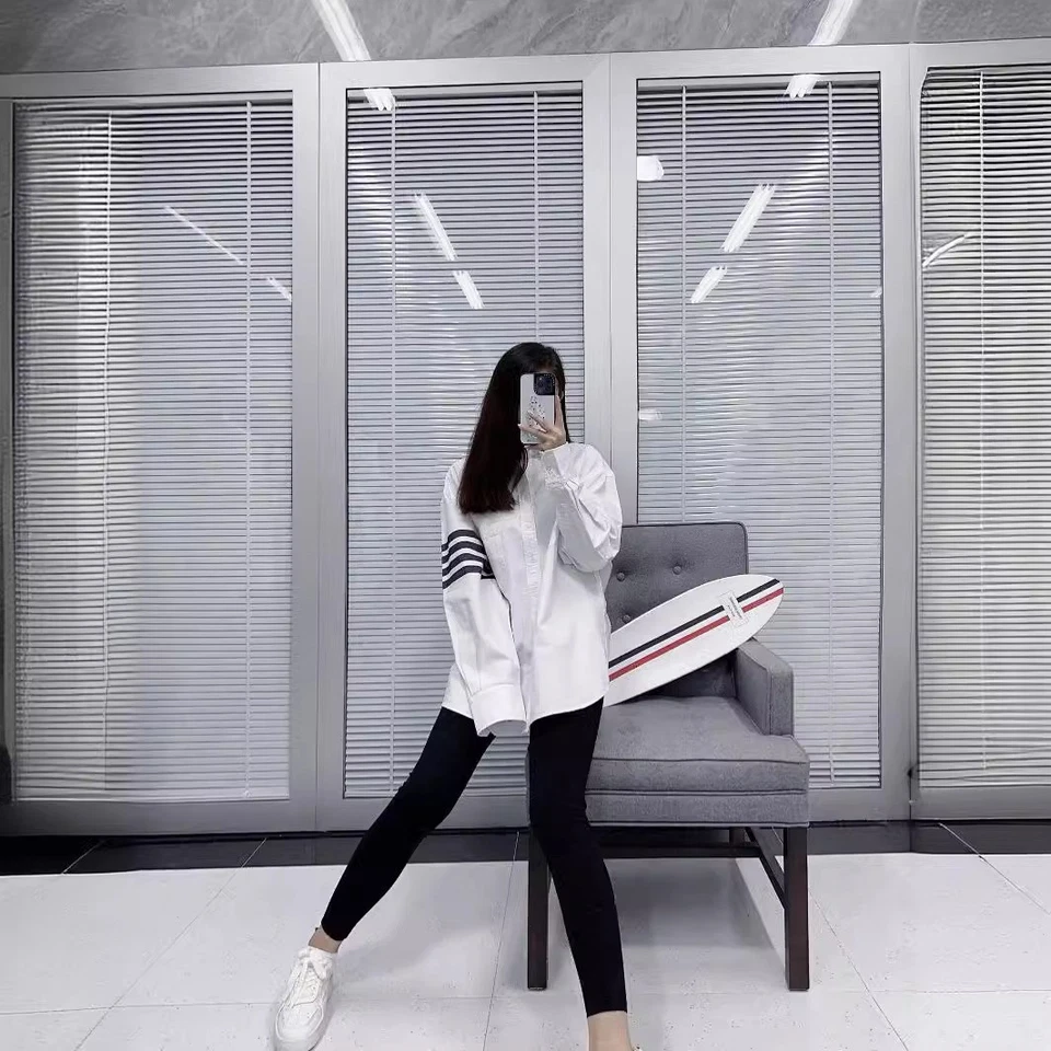 Nueva Camisa Manga Larga Thom Browne Hombre/Mujer Cuello Crewne Foto 3 de 4