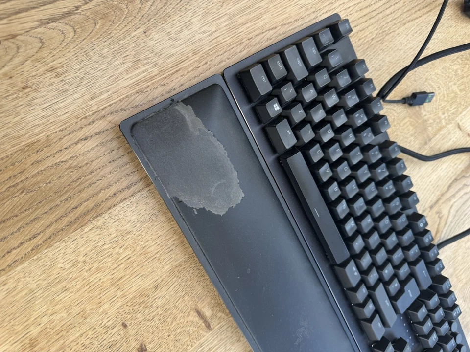 Razer Huntsman Elite Opto-Mechanical Gaming Keyboard - Purple Switch - UK Layout - Image 2 of 4