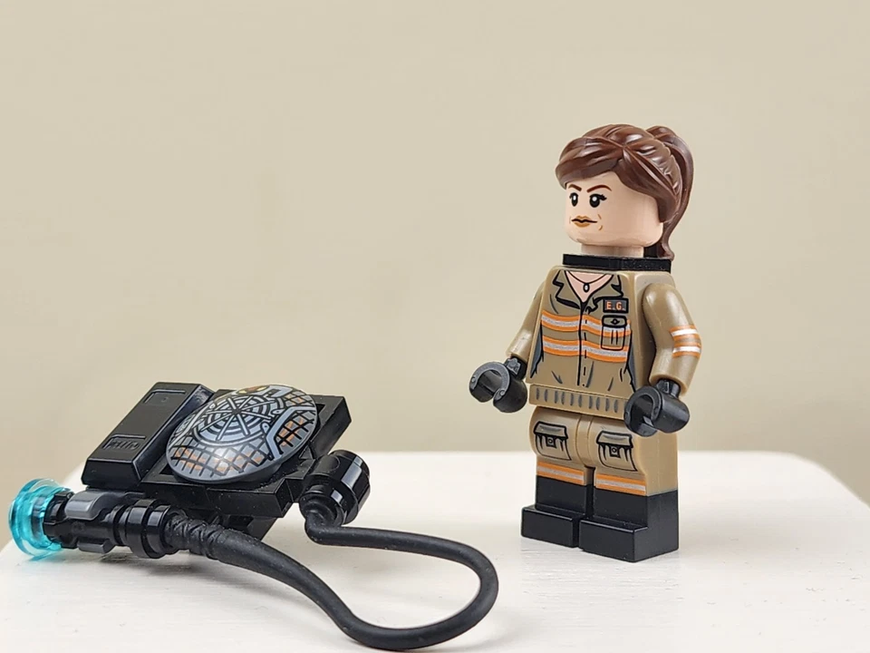 NUEVA MINIFIGURA LEGO Ghostbusters Erin Gilbert con paquete de protones gb016 75828 Foto 2 de 4