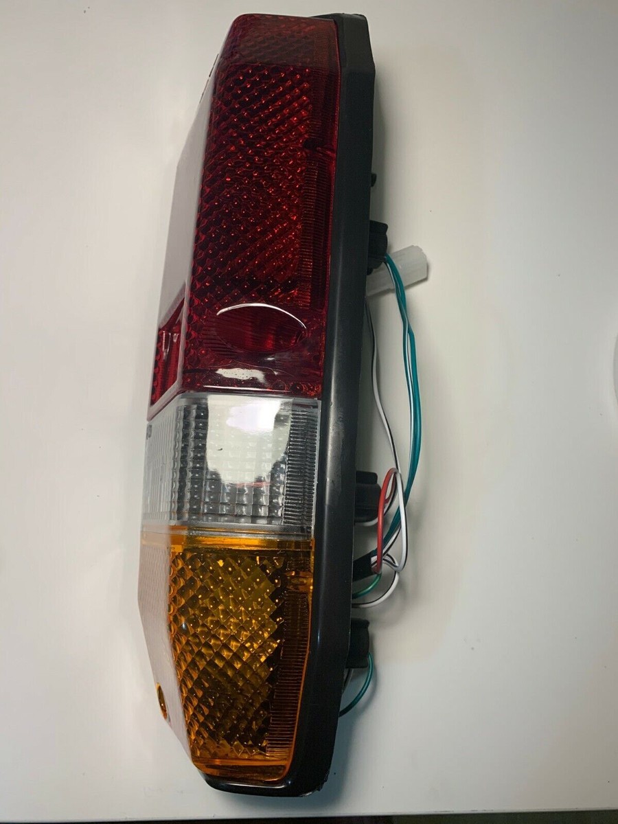 81550-69105 NEW Rear Tail Signal Lights Lamp Right FOR Toyota Land