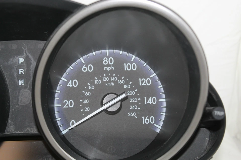 Cuadro de instrumentos velocímetro indicadores del panel de instrumentos 2012 2013 Mazda 3 64.793 millas Foto 2 de 4