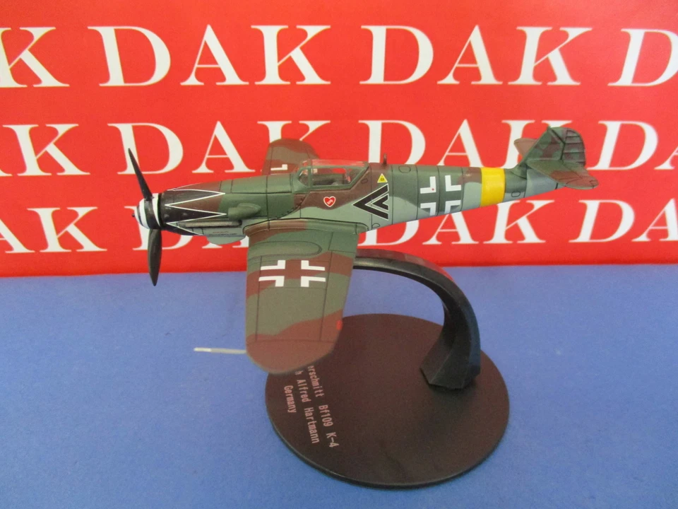 Die cast 1/72 Modellino Aereo Aircraft Messerschmitt Bf 109 K-4 Bubi Hartmann - Immagine 2 di 4