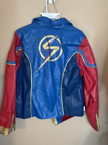 Chaqueta de cuero sintético Ms Marvel Her Universe talla XL NUEVA CON ETIQUETAS Juegos con disfraces encuadernada a Disney - Imagen 2 de 3