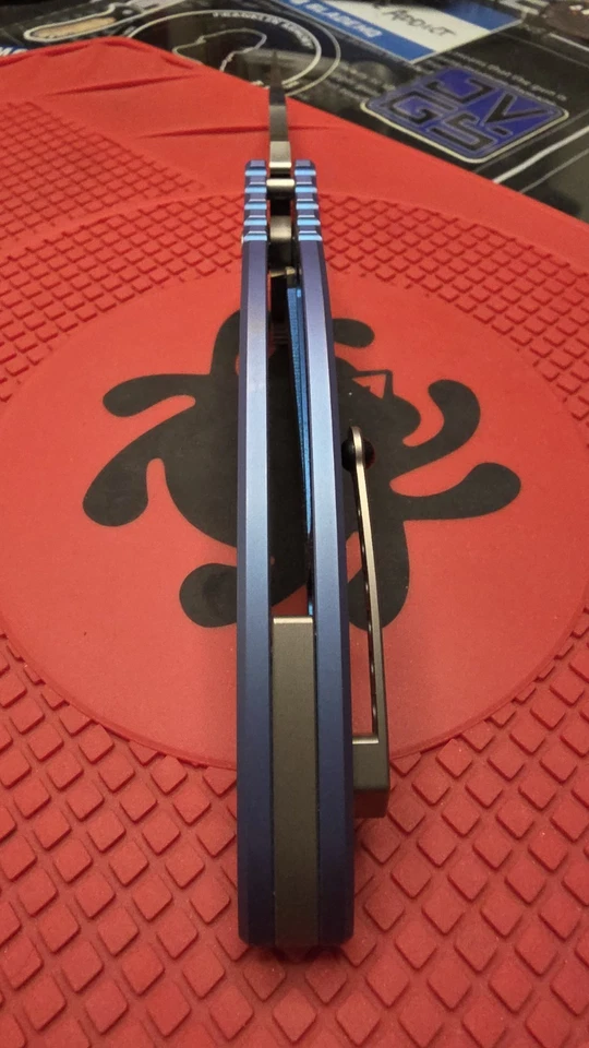 Cuchillo plegable de titanio M390 Foto 3 de 4