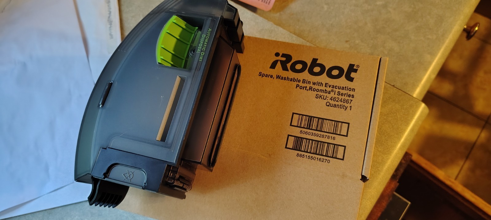 iRobot Roomba j7+ 2