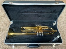 Yamaha YTR2330 Bb Student Trumpet w/ Case Mouthpiece & Key Oil GOOD CONDITION