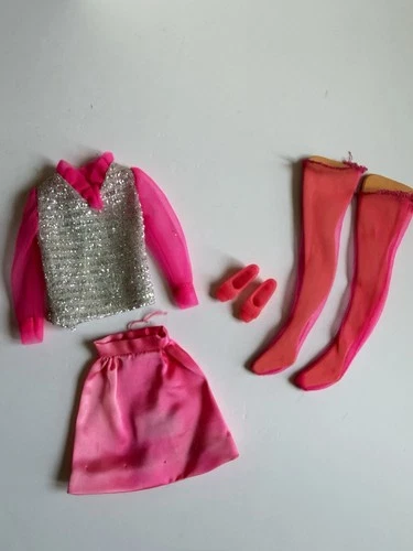 VINTAGE 1969 BARBIE MOD MOVIE GROOVIE OUTFIT w STOCKINGS- COMPLETE