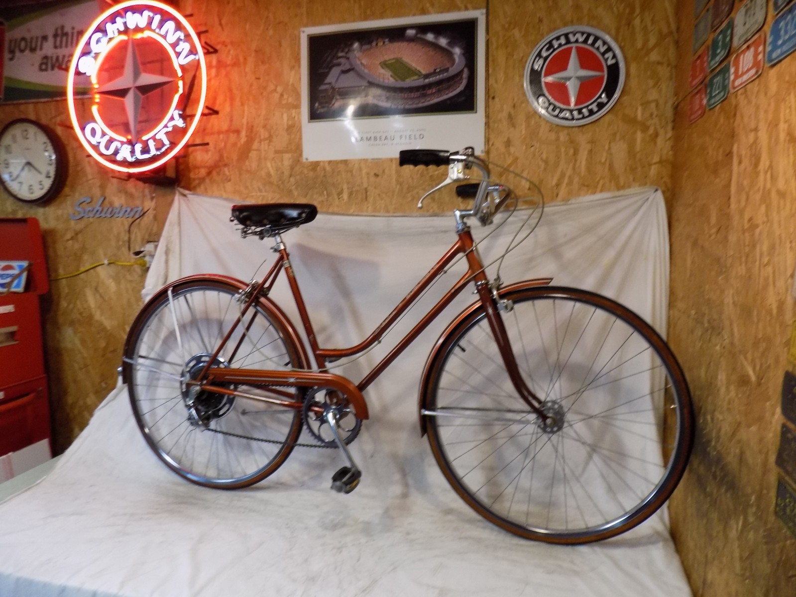 1974 SCHWINN SUBURBAN LADIES 5-SPEED ROAD CRUISER BIKE VINTA