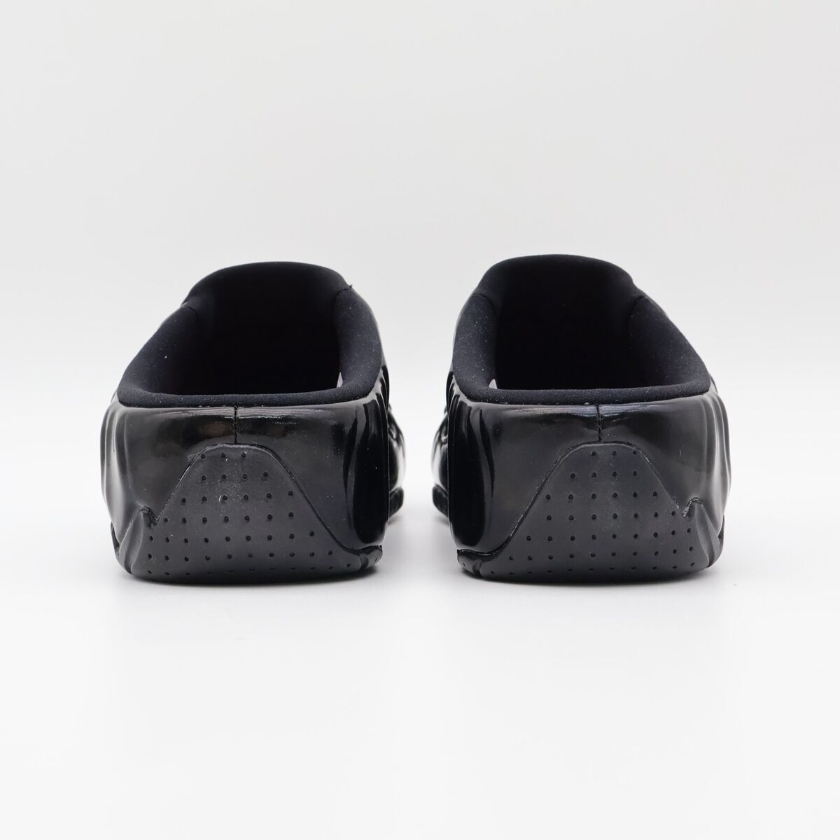 HJ6215-001 Supreme Nike Clogposite SP Black FW24 Week3 HJ6215-001 Supreme Nike Clogposite SP Black FW24 Week3