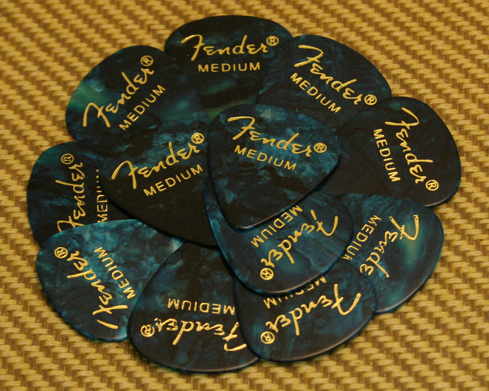 Fender Medium Turquoise Premium Celluloid 351 Guitar Picks 12-Pack 0980351808  