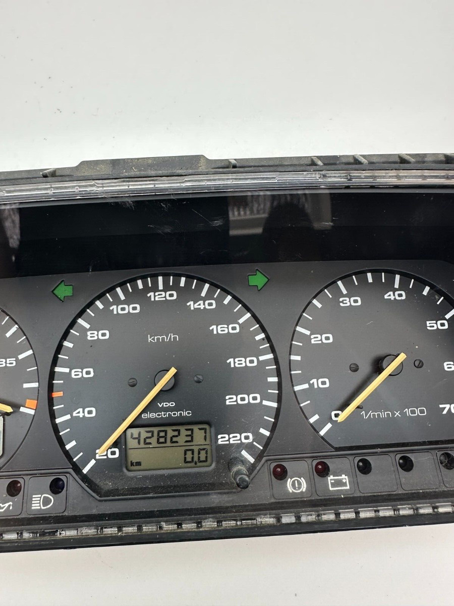 428237 km Volkswagen Passat b3 b4 speedometer instrument cluster  
