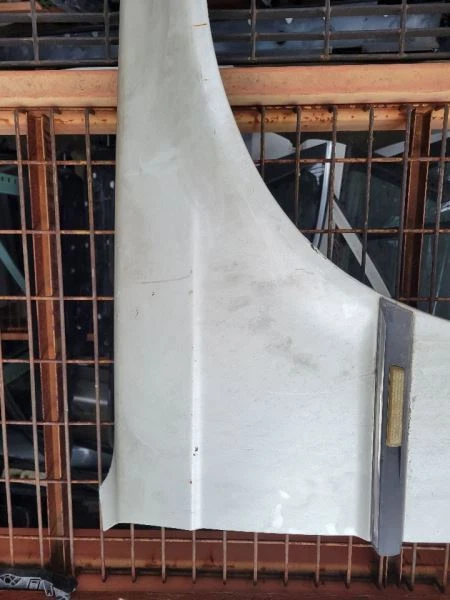 95 96 97 98 BMW 740I E38 GUARDABARROS DERECHO BLANCO Foto 4 de 4