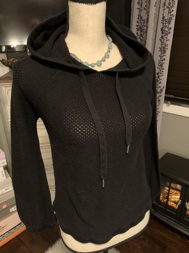 Cable and Gauge Womans Small Black 