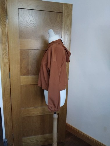 Made In Italy hooded long sleeve cropped top Colour Brown One Size (8-16) - Picture 2 of 5