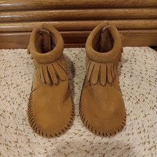 Minnetonka Moccasins Infant/Toddler Back Flap Bootie Brown Suede Size 4