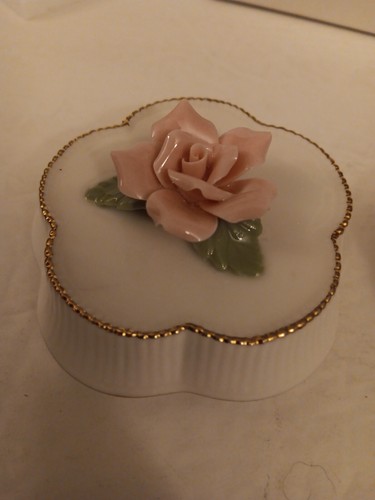 Heritage House Celebration Of Love Porcelain Trinket / Music Box Plays "Always" - Picture 7 of 10