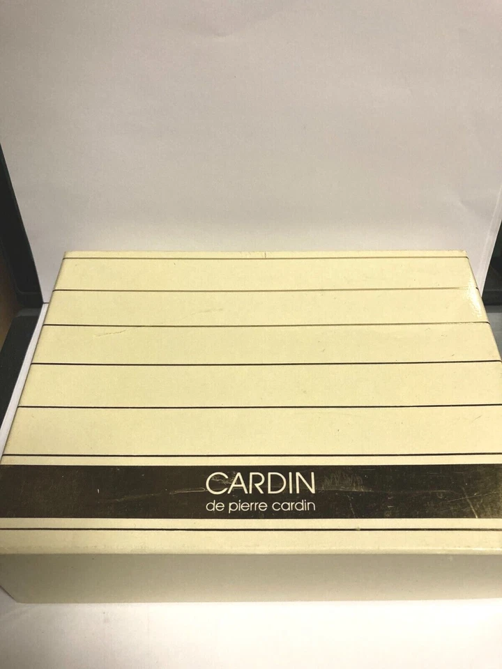 Cardin by Pierre Cardin 女士套装 2.5 盎司/75 毫升淡香水喷雾 + Savon 100 克复古 — 第 2/4 张图片