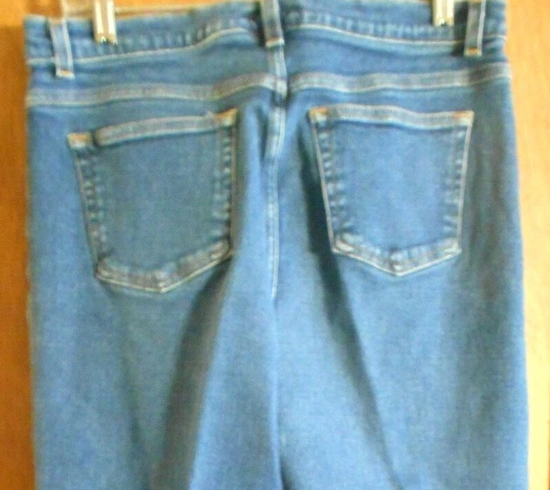 Pantalones de mezclilla de pierna recta Style Co Petite 14P azul lavado núcleo cápsula Foto 4 de 4