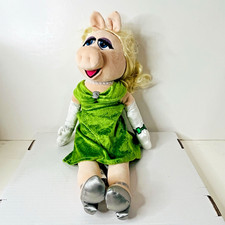 Disney Muppets Most Wanted Miss Piggy 20" Plush Stuffed Animal Doll Green Dress