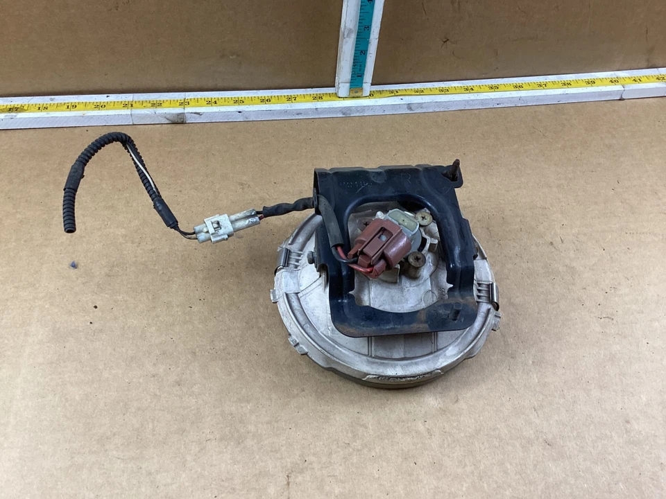 2000-2004 Subaru Legacy Front Right Passenger Side Fog Light - Image 4 of 4