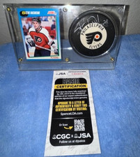 STEVE DUCHESNE NHL Signed Autographed Flyers Puck w/ 1991 Score 569 Card JSA COA