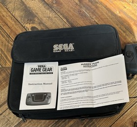 SEGA Game Gear Handheld Cartridge Gaming Console in Black 2110 W/case Handy Plug