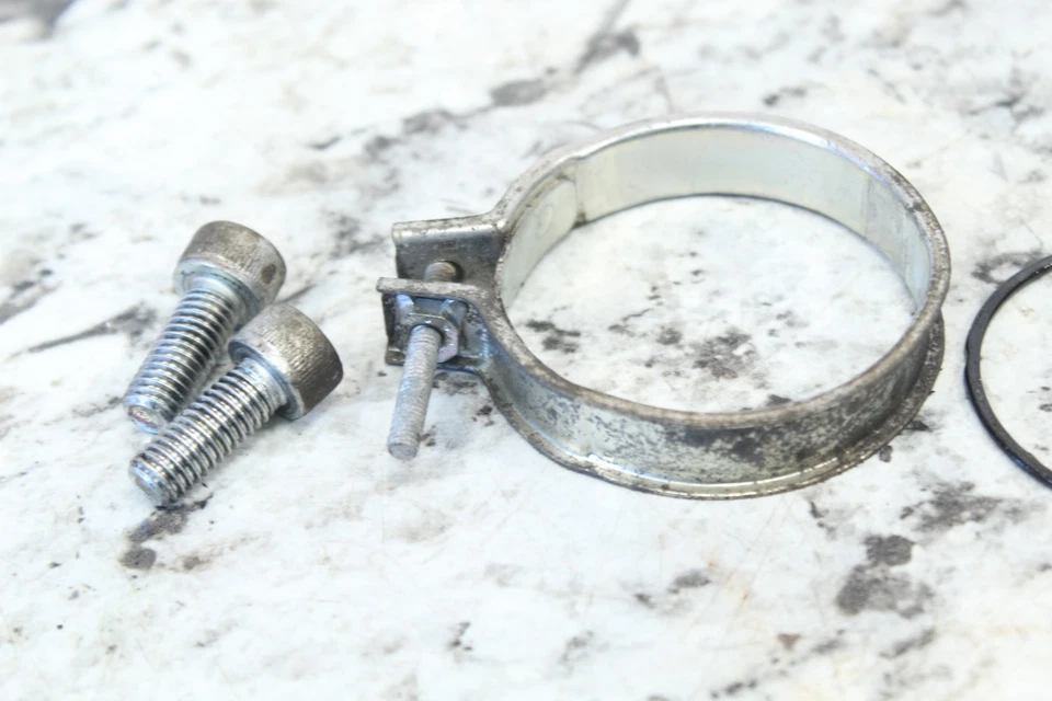 Polaris Indy 550 Voyager 2015 carrocería del acelerador adaptador admisión 3085670, 5416456 Foto 2 de 4