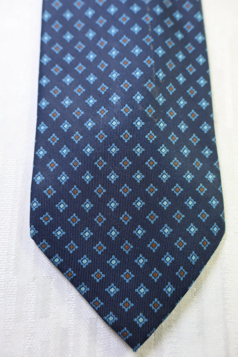 Cravatte 7 cm E. Marinella: Eleganza in Seta per un Look Dinamico – E.Marinella