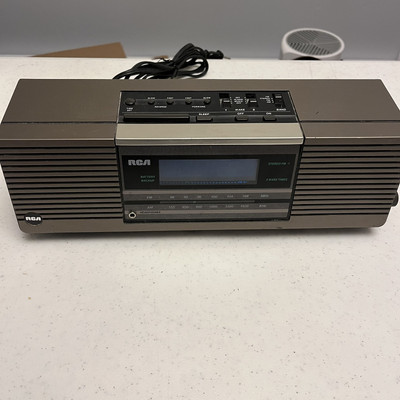 Vintage RCA RP-3822 AM/FM Radio Dual Alarm Clock *Tested & Working