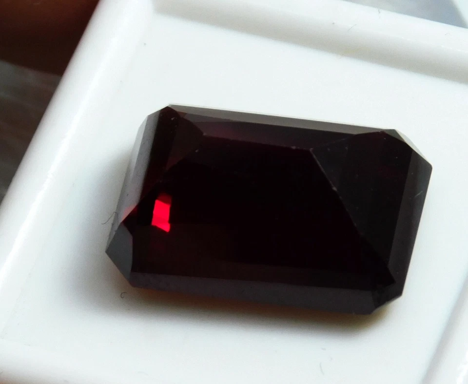 19 Ct Natural Emerald Cut AAA+++ Mozambique Red Dark Ruby Loose Gemstone ! - Image 3 of 3