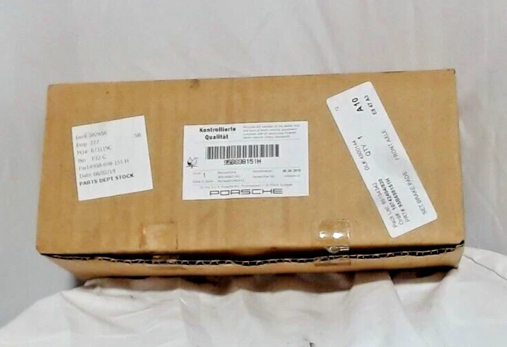 Conjunto de pastilhas de freio a disco dianteiro original do fabricante dianteiro para Porsche 95B698151H - Imagem 3 de 3