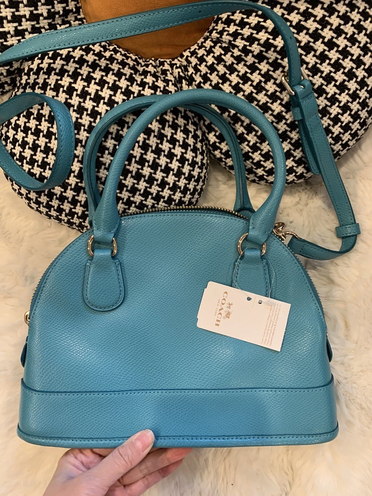 NUOVA BORSA A CUPOLA COACH AUTENTICA IN PELLE A GRANA INCROCIATA MINI CORA F34090