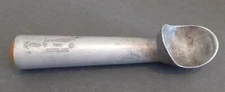 VINTAGE ZEROLL ALUMINUM ICE CREAM SCOOP #20 ROLL DIPPERS MAUMEE OH BAKELITE CAP